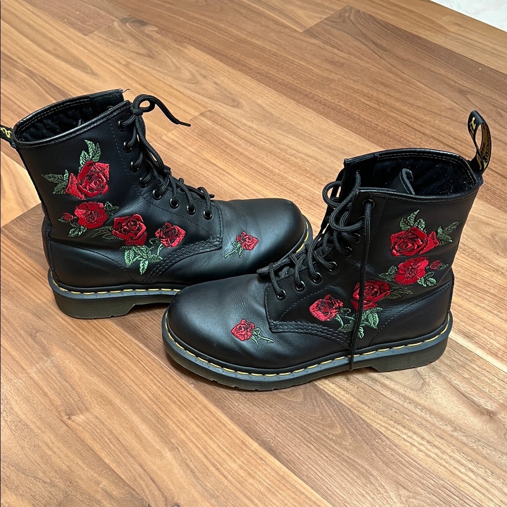 Dr. Martens 1460 Vonda Black Boots with Red Floral Embroidery. Size US 7